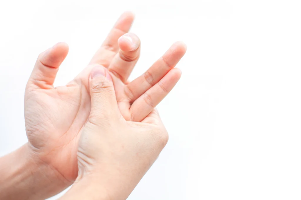 person experiencing trigger finger
